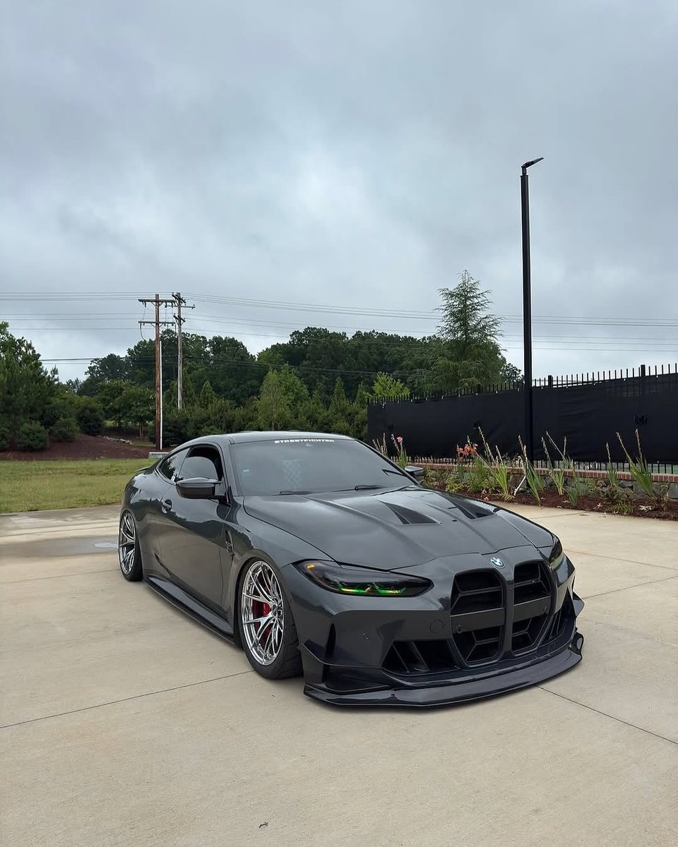 TheAutoHub's tweet photo. BMW G82 M4 COMPETITION 🩶🖤 https://t.co/DFsdsbGxVa