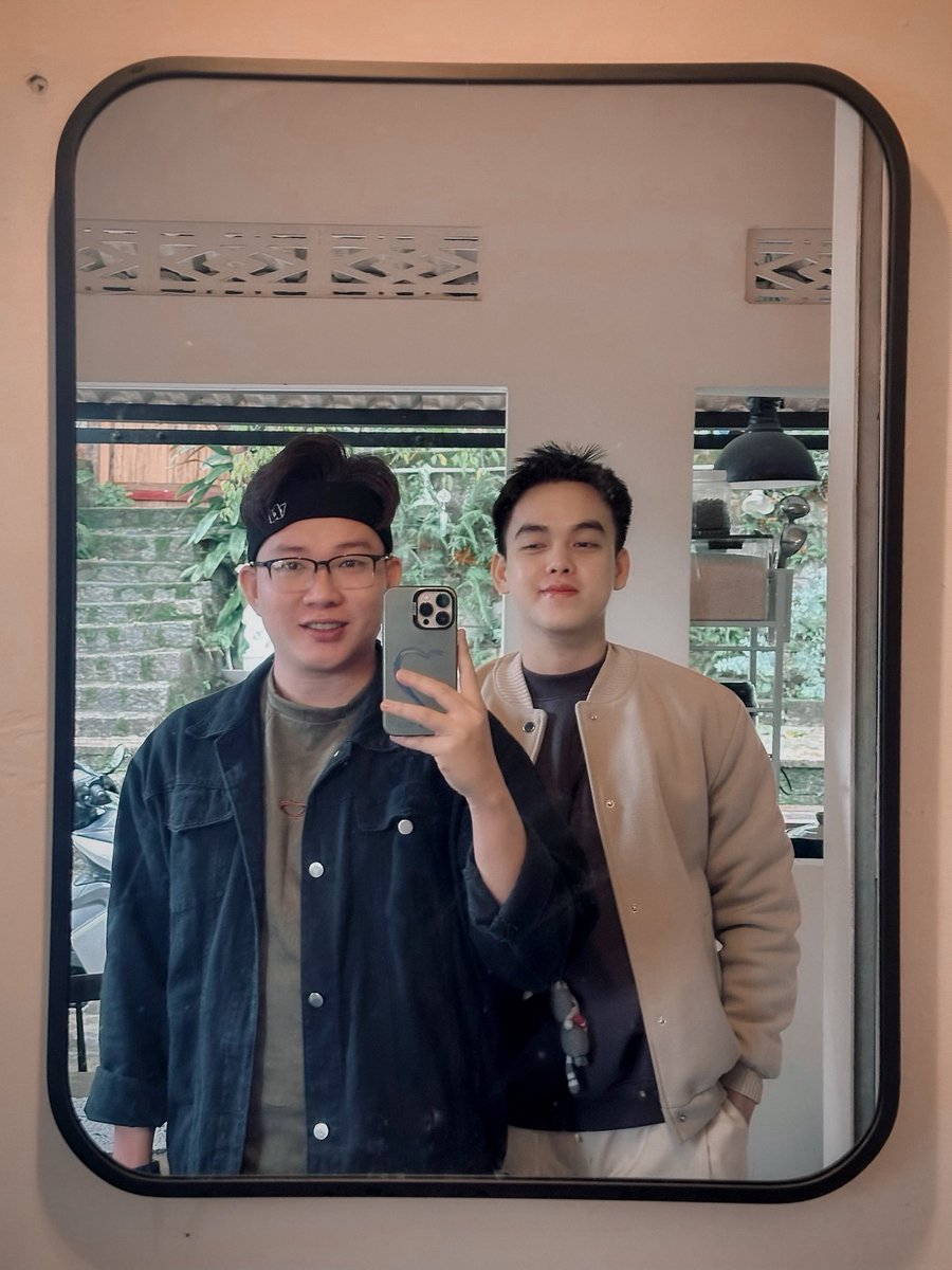 HuynhLam121099's tweet photo. Mới vừa tới sáng hôm qua, mà nay lại chuẩn bị về rồi.
#P_s chuyến đi chơi vội... Tranh thủ đăng hình trước khi cơn lười ập tới 🤣 https://t.co/l5dBMtzIhv