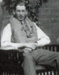 pettore's tweet image. F.Lt. Basil Hugh Way.
One of THE FEW.
bbm.org.uk/airmen/WayBH.h…
He was shot down into the Channel in his Spitfire and killed.
His body was washed ashore on the same day and he is buried on Oostdunkerke Communal Cemetery, Belgium.
Age 22.