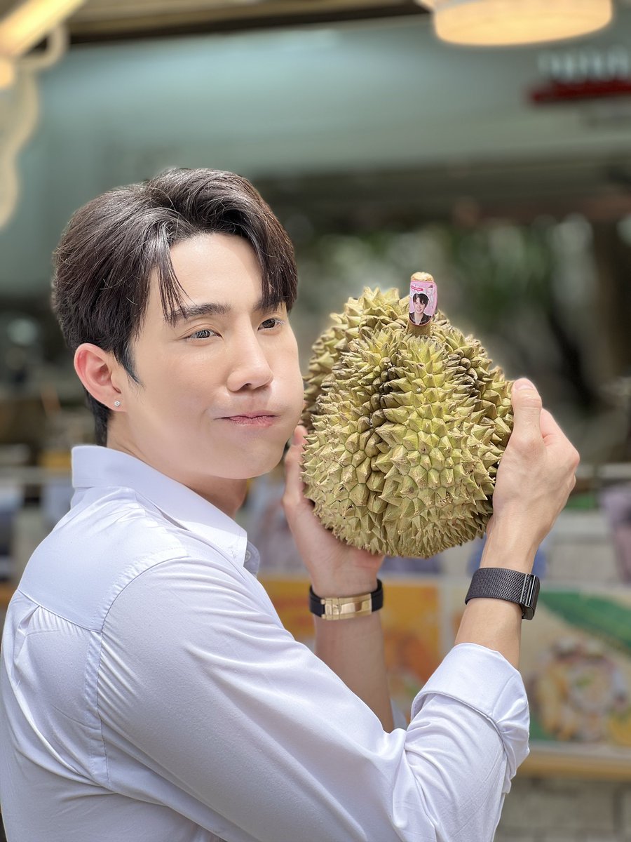 ถ้านี่ไม่ใช่คนที่ถือทุเรียนแก้มป๋องที่น่ารักที่สุด แอฟอสค้าบบบบลูกแม๊ๆๆๆ #fforce_