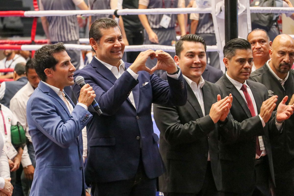 Alejandra Pacheco Mex (@ale_pachecomex) on Twitter photo Acompañé al gobernador <a href="/armentapuebla_/">Alejandro Armenta</a> en la Ceremonia de Premiación de Boxeo y Clausura de la Olimpiada Nacional CONADE 2025.
🥊🇲🇽
Gracias a cada joven atleta por su entrega, disciplina y pasión. ❤️🩹 Acompañé al gobernador <a href="/armentapuebla_/">Alejandro Armenta</a> en la Ceremonia de Premiación de Boxeo y Clausura de la Olimpiada Nacional CONADE 2025.
🥊🇲🇽
Gracias a cada joven atleta por su entrega, disciplina y pasión. ❤️🩹