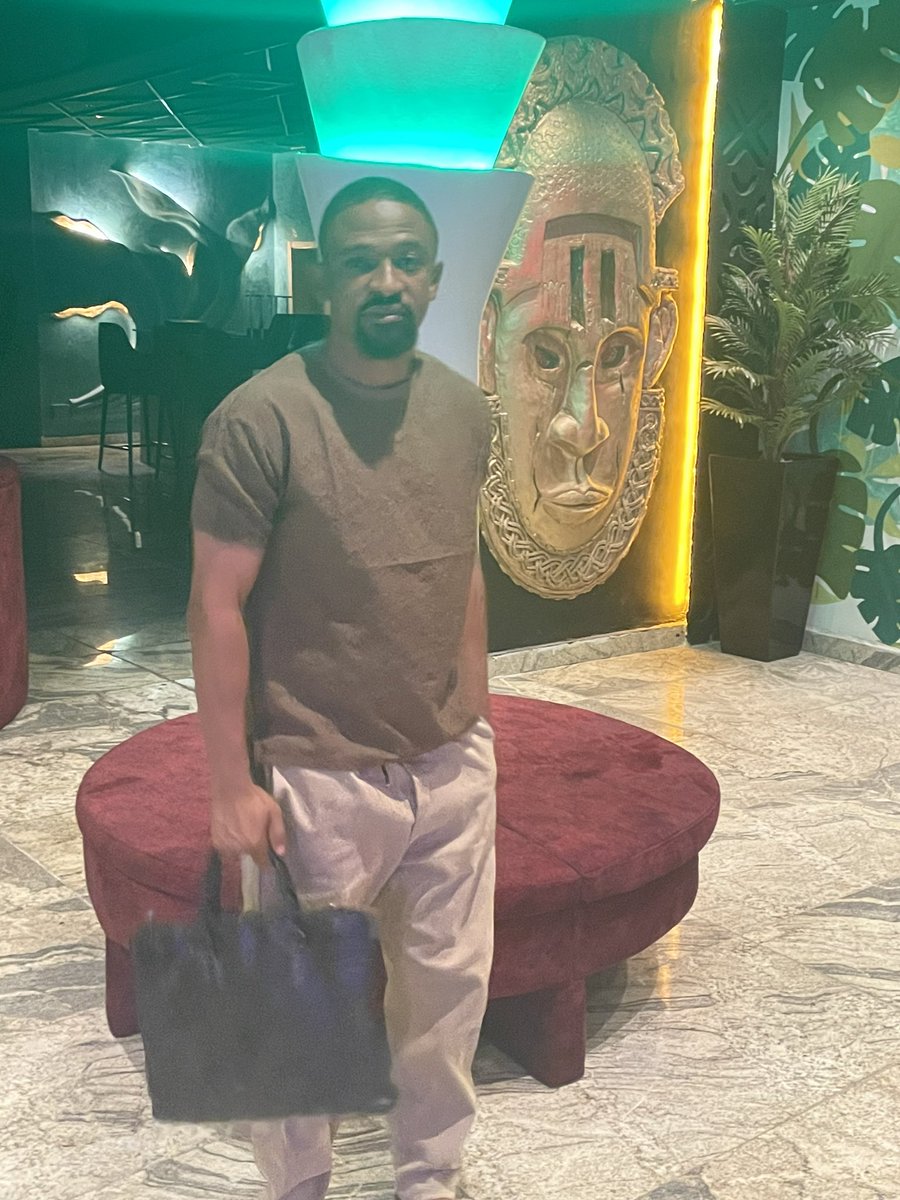 IbrahimHadiiii's tweet image. Any kind of Art work, call me Asap! And please follow on instagram @capartcraft
#viral
#Art
#cambodiaopnedfire
#SecretStoryLePrime
#Abuja