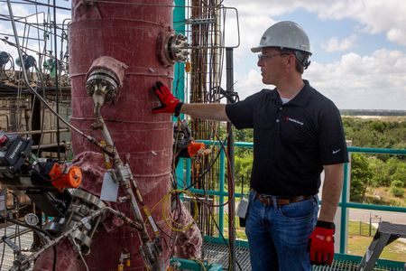 Innovative Texas startups are pioneering carbon capture tech, turning emissions into renewable materials and fuels-could this reshape how we battle climate change in the long run?  texastribune.org/2025/07/23/tex…