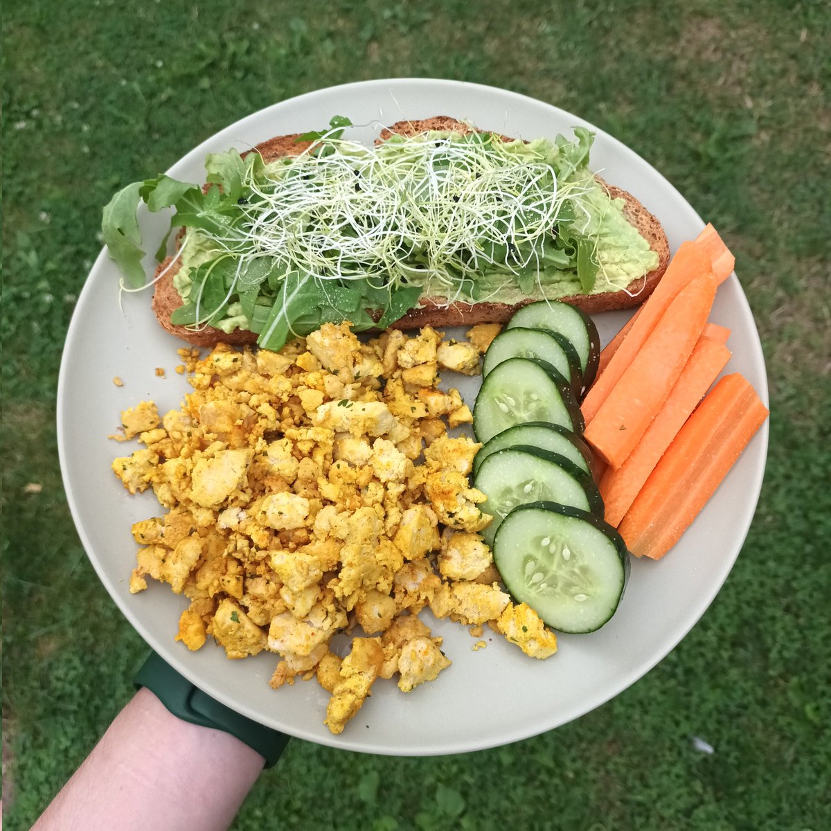 deerbraincel's tweet image. baked this big ah bread