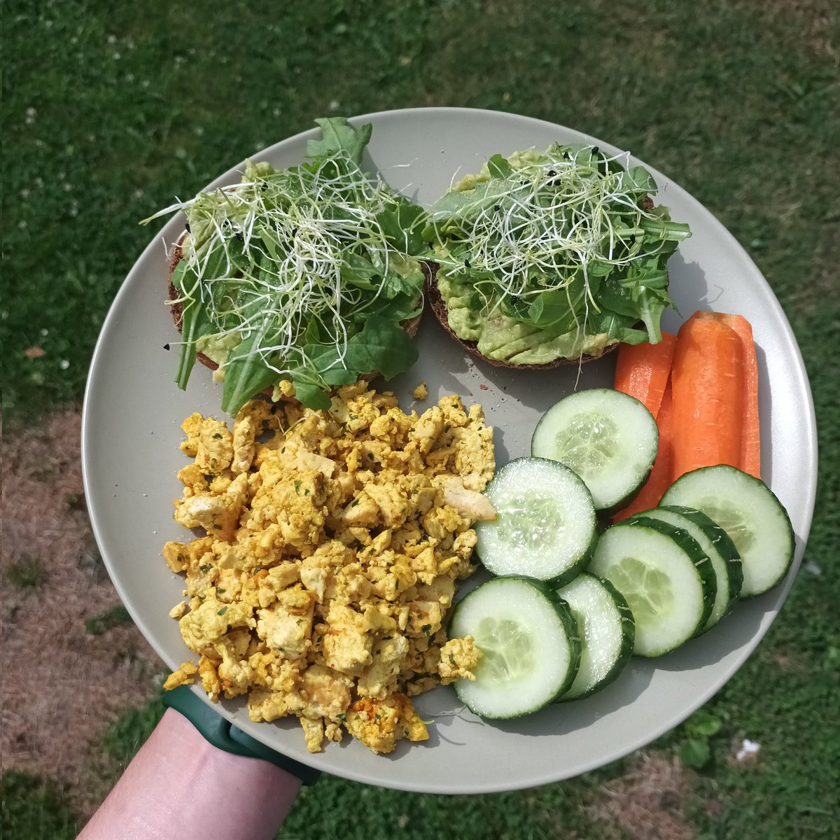 deerbraincel's tweet image. baked this big ah bread
