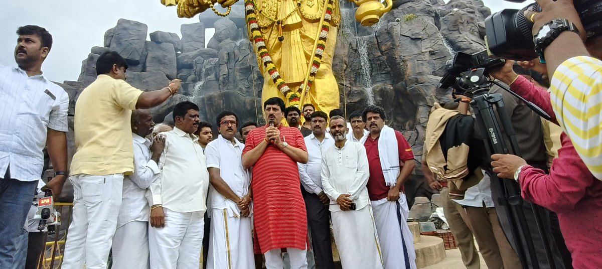 chamundi_betta's tweet image. ಗೌಡಗೆರೆ ಚಾಮುಂಡೇಶ್ವರಿ ದೇಗುಲದಲ್ಲಿ ರಥೋತ್ಸವ - ಸಿಪಿ ಯೋಗೇಶ್ವರ್ರಿಂದ ಚಾಲನೆ - ಧರ್ಮದರ್ಶಿಗಳಾದ ಡಾ.ಮಲ್ಲೇಶ್ ಸೇರಿ ಅಧಿಕಾರಿಗಳ ಉಪಸ್ಥಿತಿ