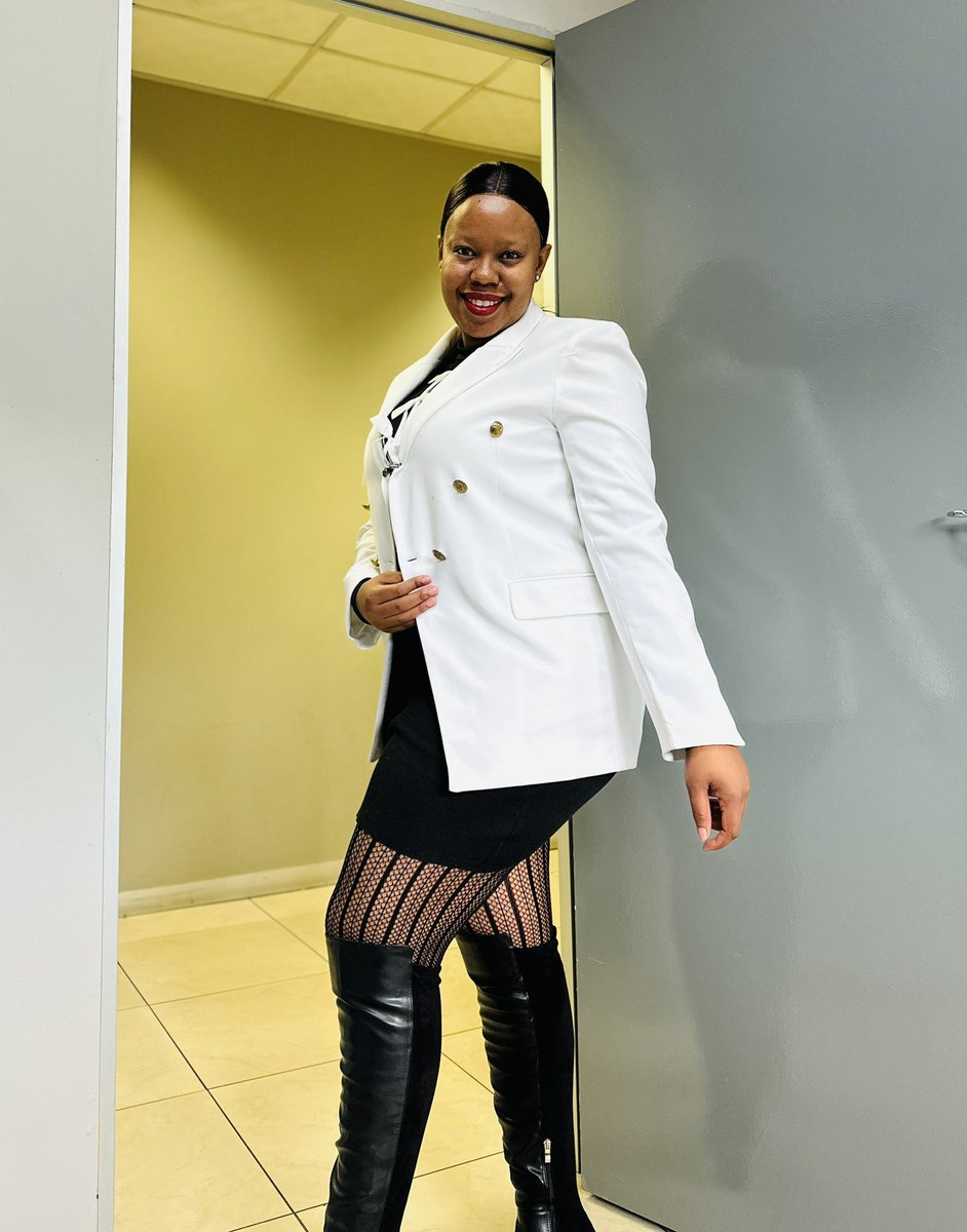 Humanity_B's tweet image. Ha ke montle ha ke montle hela jaana! Ke kgabetse pay day 🥺❤️😍💃🏾closing the birthday week on a high note