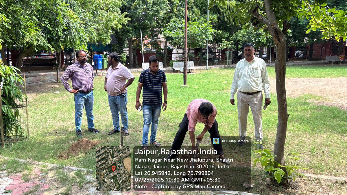 nagar_jaipur's tweet image. 🌿 #हरियालो_राजस्थान_अभियान 🌿
हरियाली तीज व 76वें वन महोत्सव के तहत सिविल लाइन जोन में वृक्षारोपण कार्यक्रम की शुरुआत, स्कूलों व सार्वजनिक स्थलों पर पौधारोपण की तैयारियां शुरू।
#HariyaloRajasthan
@SwachhBharatGov | @MoHUA_India
@SmdsbmU. | @PMU_SBM_RAJ | @LSG_Rajasthan