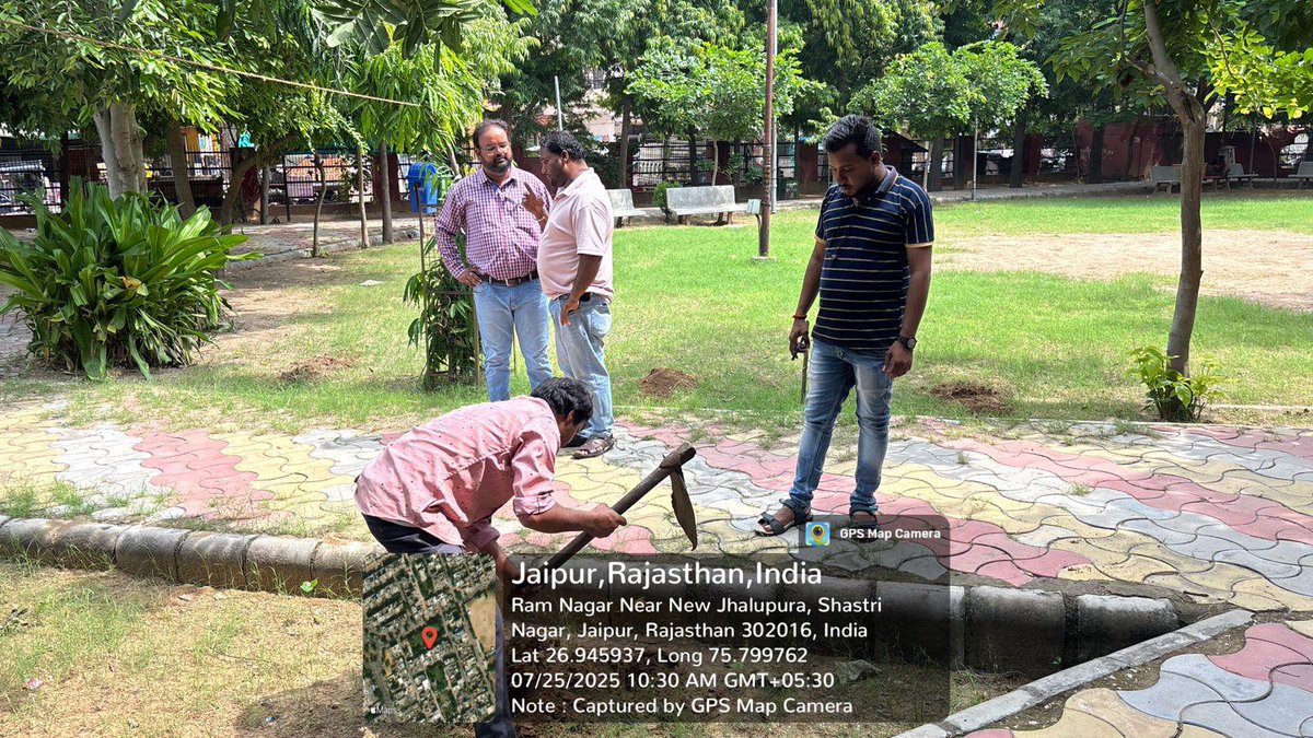 nagar_jaipur's tweet image. 🌿 #हरियालो_राजस्थान_अभियान 🌿
हरियाली तीज व 76वें वन महोत्सव के तहत सिविल लाइन जोन में वृक्षारोपण कार्यक्रम की शुरुआत, स्कूलों व सार्वजनिक स्थलों पर पौधारोपण की तैयारियां शुरू।
#HariyaloRajasthan
@SwachhBharatGov | @MoHUA_India
@SmdsbmU. | @PMU_SBM_RAJ | @LSG_Rajasthan