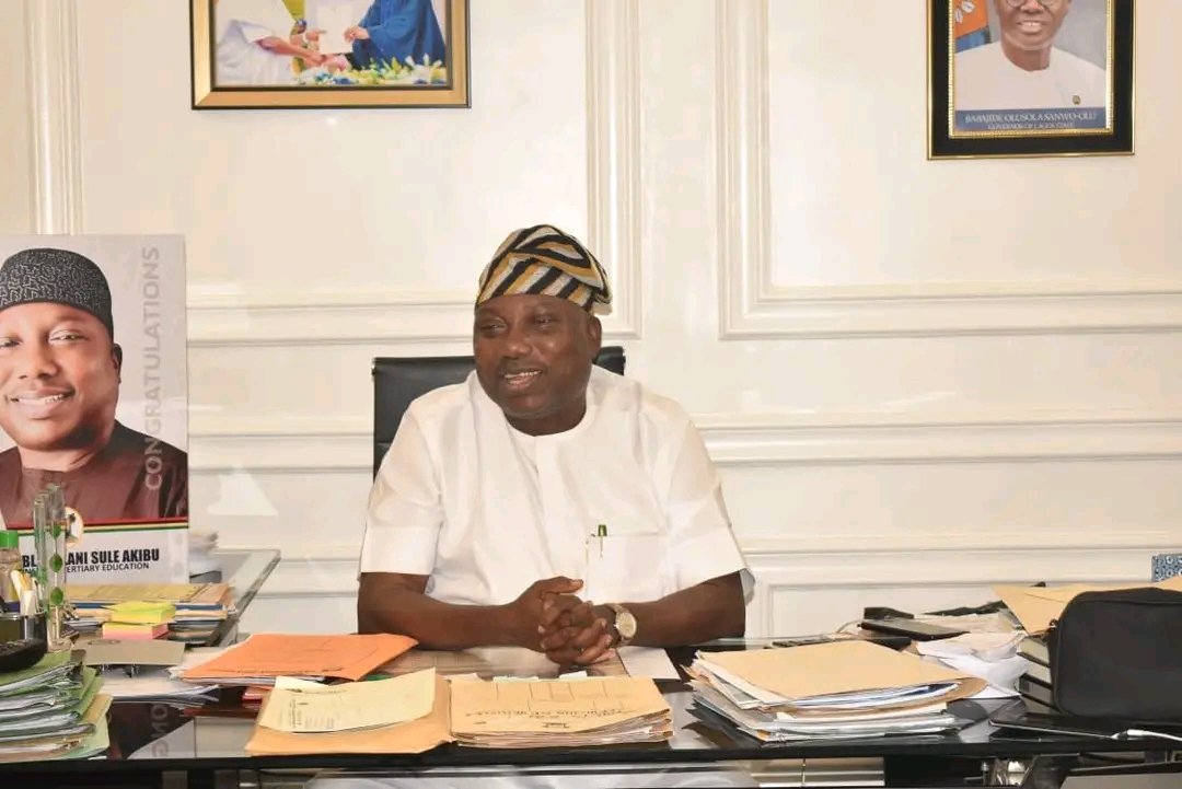 LAGOS  STATE UNVEILS AMBITIOUS EKO DIGITAL TRAINING TO EMPOWER YOUTH IN IBA, IKORODU

facebook.com/share/1GGmtRUQ…