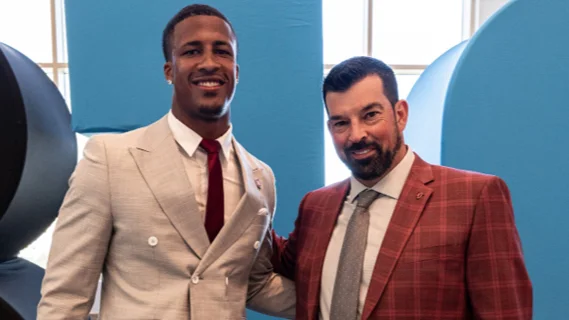 Bucknuts247's tweet image. Heading into his senior season, @sonnystyles_ is an obvious choice to be a leader for the #Buckeyes.
Everything the #OhioState linebacker said at #B1GMediaDays.
247sports.com/college/ohio-s…