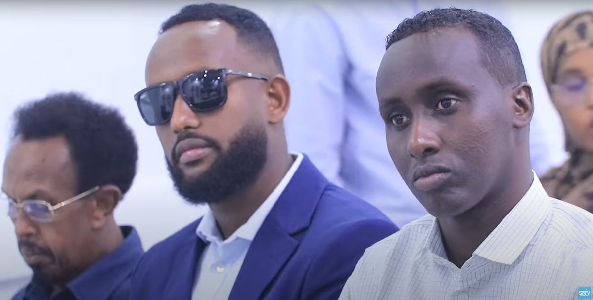 SONNALIVE's tweet image. Parliamentarian Ifrah Nooleeye is urging young Somalis to seize the historic "one person, one vote" election to shape their nation's future, moving beyond clan-based systems towards a more inclusive and stable Somalia.
#Somalia #Democracy #YouthEngagement #OnePersonOneVote…