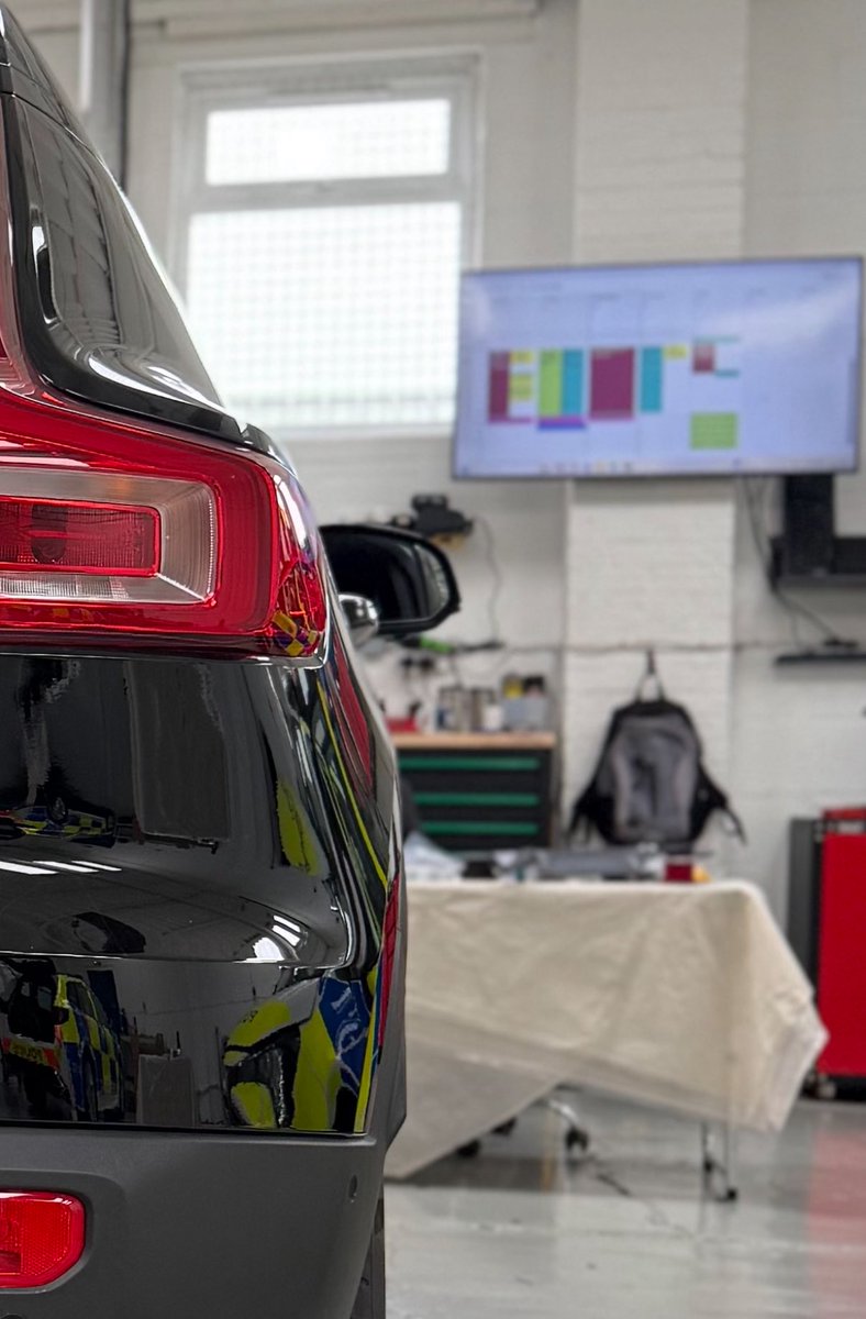 t_riple9's tweet image. It’s FRIDAYYYYY… and we’ve done five cars, not the four the boss wanted 😏
Schedule’s looking a bit… empty this afternoon 👀 (we don’t say the Q-word…)
Early finish? Damn right. Pint o’clock incoming 🍺
#Triple9 #FridayFeels #FleetReady #OverachieversAnonymous