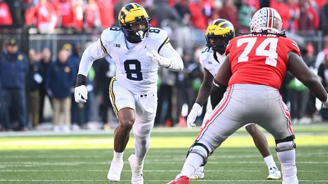 Bucknuts247's tweet image. If you believe #Michigan's Derrick Moore, #OhioState's national championship isn't the same as the #Wolverines' the year before.
"You know it's not no real win if y'all ain't beat us."
247sports.com/college/ohio-s…