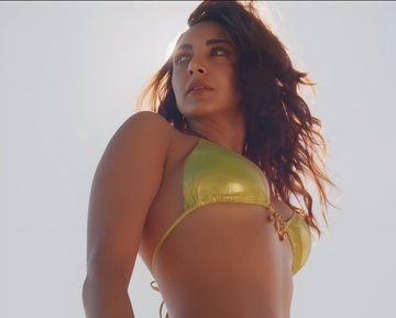 kabiraRK's tweet image. This is such a shame that female officers in spy and army movies are always downgraded to bikini shots

Disrespectful #War2Trailer
