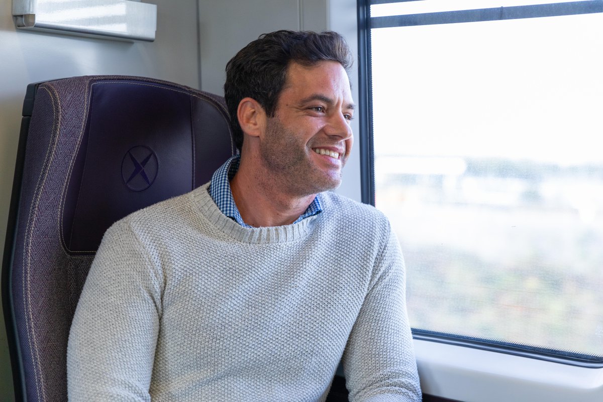 HeathrowExpress's tweet image. Good morning from #HeathrowExpress.

Please tweet or DM if you have a query about travelling with us, and we&apos;ll do our best to help! 🚄

For more support, visit our Help Centre: Heathrowexpress.com/help-centre#/