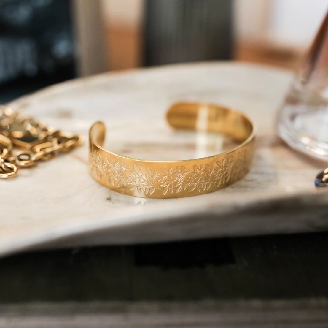 ✨ Wear your #faith &amp; shine for #God's glory! ✨ The #Grace &amp; Glory Cuff from The Daily Grace Co. is a 14k gold-plated reminder of #Christ’s grace, supporting <a href="/StarfishProject/">Purposeful Africa</a> to help trafficked #women find #freedom. 💛 🛍️ buff.ly/rqMQOFi #GraceAndGlory #Sale #Chrstianity