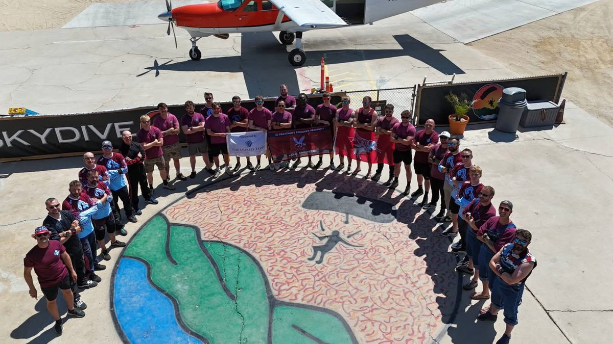 Proud_Sappers's tweet image. ✈️ Diving into the weekend like... 💥

299 Parachute Sqn RE just returned from Exercise Eagle Speedstar in California — a high-octane expedition led by 23 Para Engr Regt 💪🪂

#SapperFamily #SapperSmart #BritishArmy