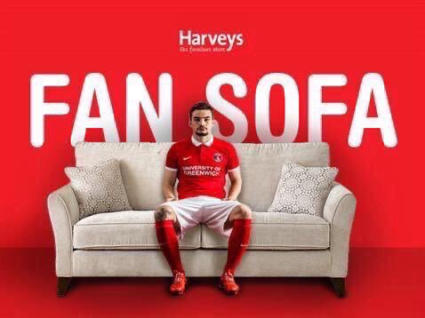 CafcFacts's tweet image. 1️⃣0️⃣ years ago today
The famous fan sofa. Born: 25/7/2015 #cafc
