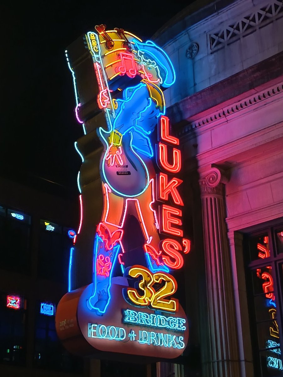 MathimeB's tweet image. 2541 miles ! 
Chicago, Indianapolis, Nashville, Savannah, Floride. 
Le retour est rude 😭