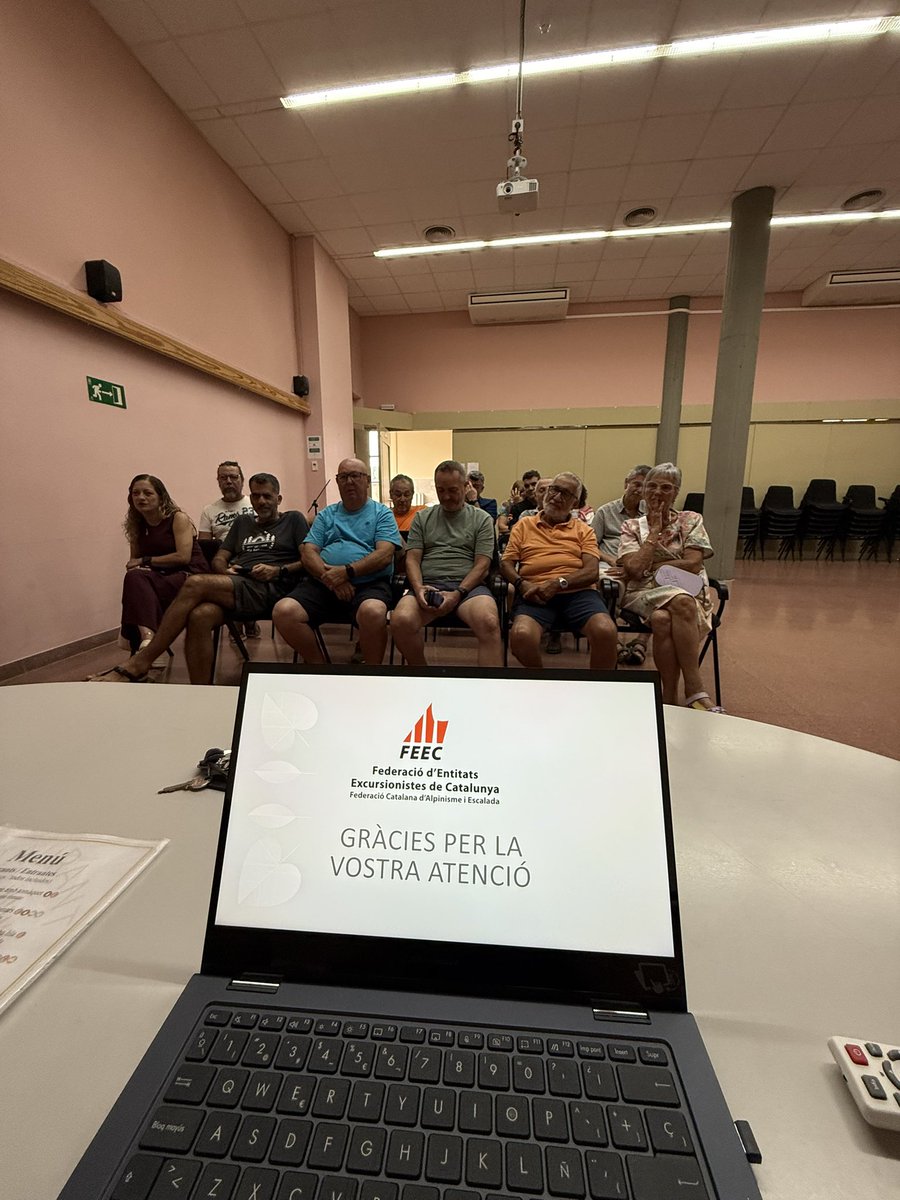 PolloRoses's tweet image. Ahir a l’assemblea territorial de la Regió V mostrant a les nostres entitats la feina que fem des de la @FEEC_cat i, més concretament, des de l’Àrea d’Entitats, seguim! ✊
#Feec #SomEntitats #ExcursionismeCatala #DivisionsTerritorials