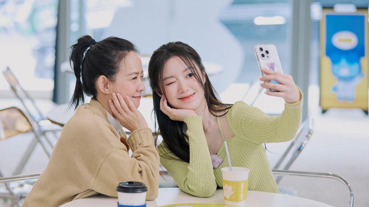 wpl940920's tweet image. 《我們回家吧3》相關報導
葉舒華分享,成員們從練習生時期就展現強烈個性,而她話雖不多,卻經常扮演「總結」的角色,常被團員推舉發言總結,曾寶儀笑稱她是「地下總司令」。…