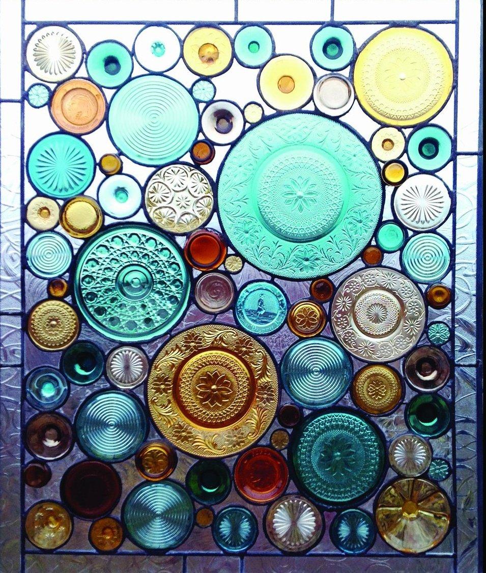 US artist Nikki Root recycles vintage and modern bottles and glassware to create stained glass windows #WomensArt