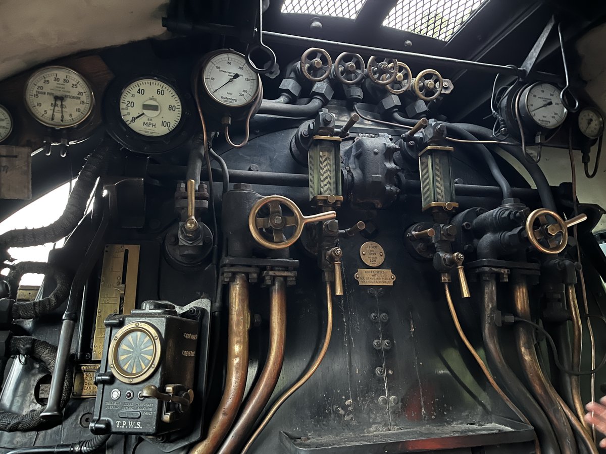 bbchw's tweet image. Flying Scotsman is all set to spend Friday on the Severn Valley Railway between Kidderminster and Bridgnorth. The locomotive, which was being prepared this morning at Bewdley, is on the line to mark the full reopening after a landslip in January.
bbc.in/41e5KeT