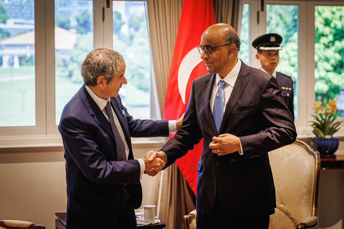 rafaelmgrossi's tweet image. An honour to meet 🇸🇬 Pres. @Tharman_S in Singapore.
From the promise of nuclear power across ASEAN to peaceful applications & value of multilateralism, our exchange touched on shared priorities for a safer, more sustainable future.
Thank you for strong support to the @iaeaorg.