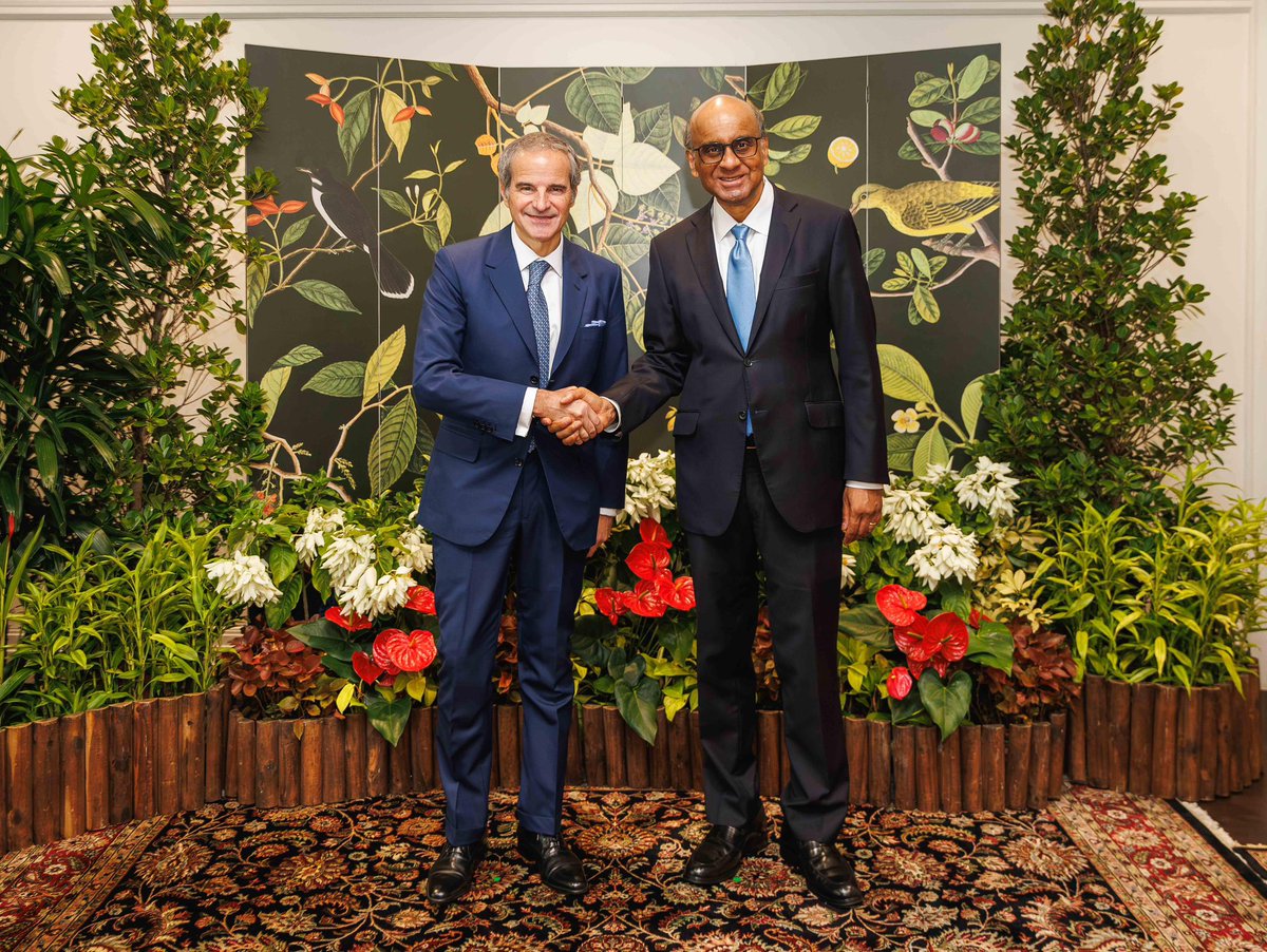 rafaelmgrossi's tweet image. An honour to meet 🇸🇬 Pres. @Tharman_S in Singapore.
From the promise of nuclear power across ASEAN to peaceful applications & value of multilateralism, our exchange touched on shared priorities for a safer, more sustainable future.
Thank you for strong support to the @iaeaorg.