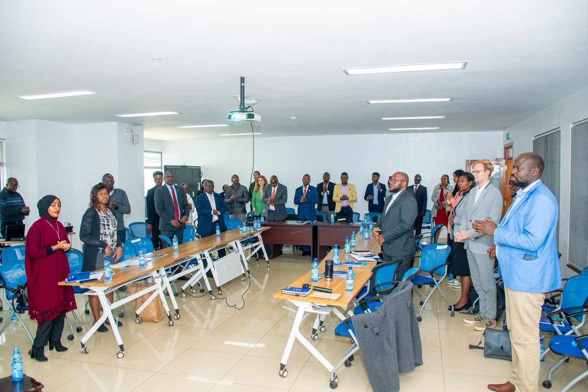 KAS_Kenya's tweet image. The #NairobiGeoSecurityForum2025 created space for thoughtful reflection, shared learning and deeper engagement on Kenya’s role in an evolving global and regional context.

We look forward to building on these insights.

To everyone who was part of this space, thank you. 👏