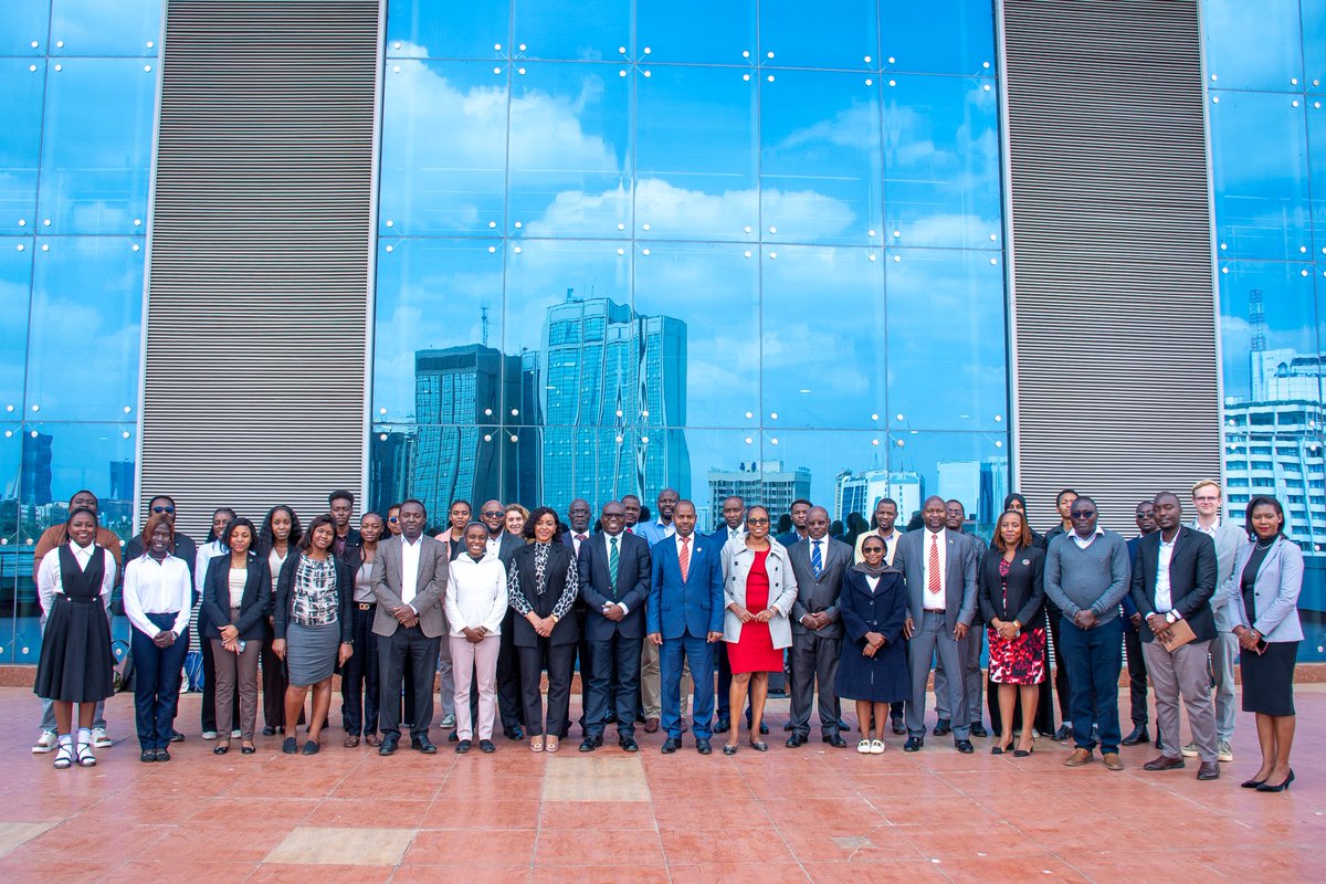 KAS_Kenya's tweet image. The #NairobiGeoSecurityForum2025 created space for thoughtful reflection, shared learning and deeper engagement on Kenya’s role in an evolving global and regional context.

We look forward to building on these insights.

To everyone who was part of this space, thank you. 👏