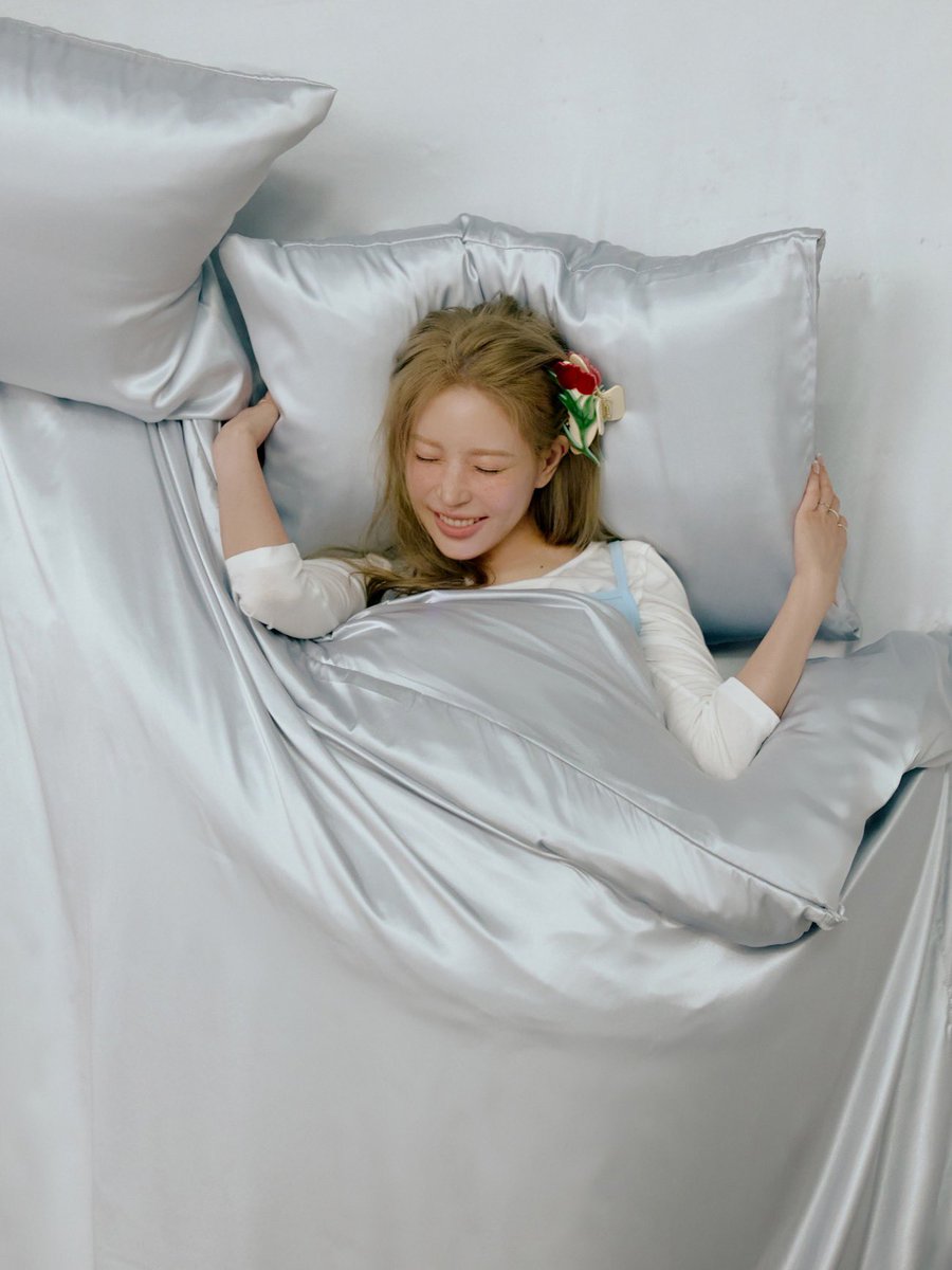BoA_Official's tweet image. #보아 표 깊은 울림과 감성, 정규 11집 #Crazier 팬송부터 발라드까지
독보적 음색으로 완성한 감성 트랙!
m.entertain.naver.com/home/article/1…
#BoA #보아
#Crazier #BoACrazier