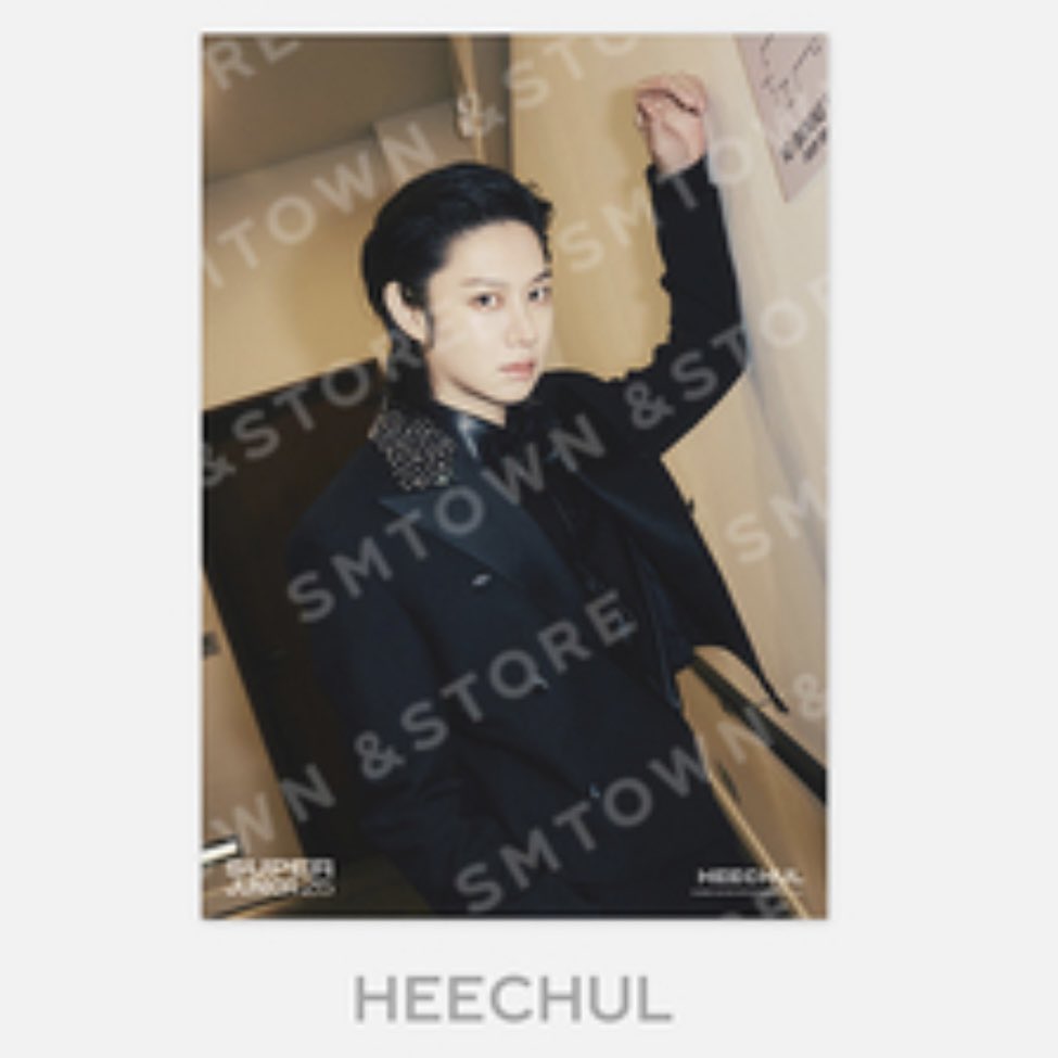 saedalcom_'s tweet image. SUPER JUNIOR &apos;Super Junior25&apos; 
OFFICIAL MD ONLINE SALES OPEN

💙POSTCARD + HOLOGRAM PHOTO CARD SET
💙A4 PHOTO
💙4X6 PHOTO SET
💙FIGURE SET
💙CARABINER KEYRING

#SUPERJUNIOR #HEECHUL