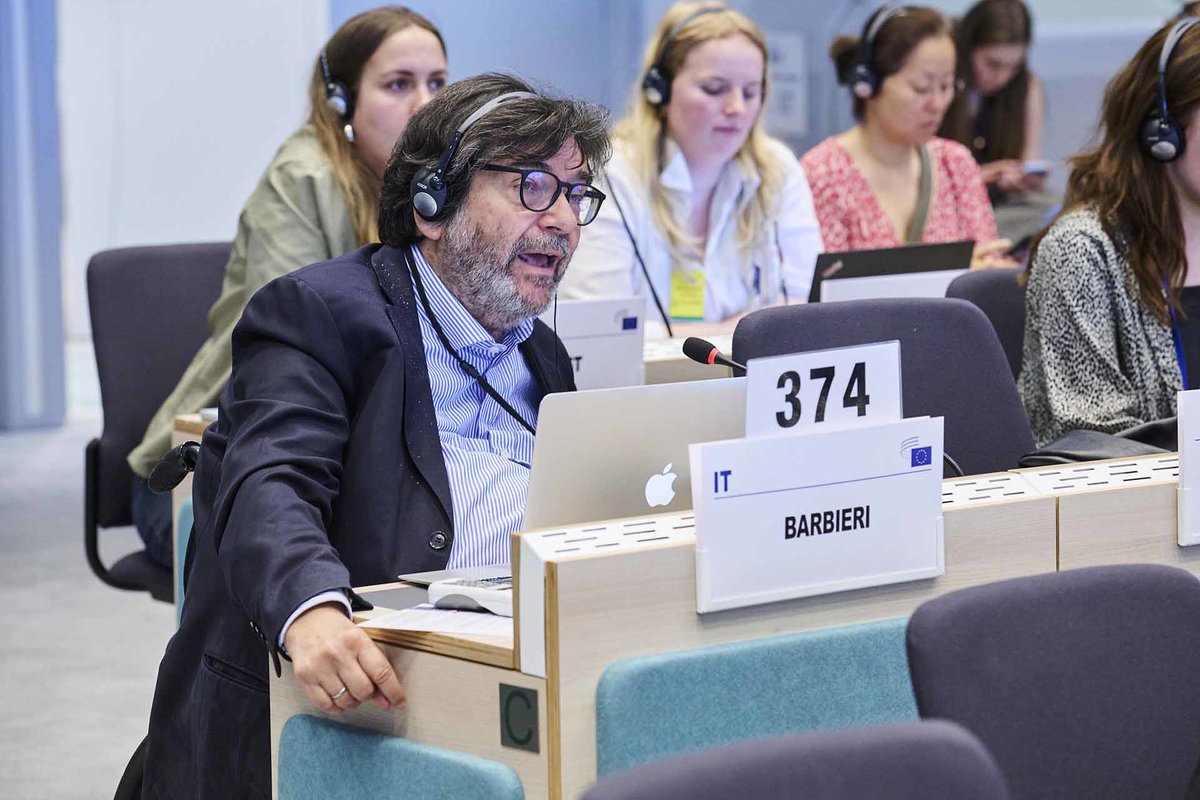 EESC_PRESS's tweet image. 📢The EESC calls for urgent #EU action to tackle growing inequalities in access to #healthcare.
🚑Health is a right - not a privilege.
It's time for a European Care Guarantee that leaves no one behind.
Read more here 👇
europa.eu/!Cpg3vV
#EU4Health #EESCPlenary