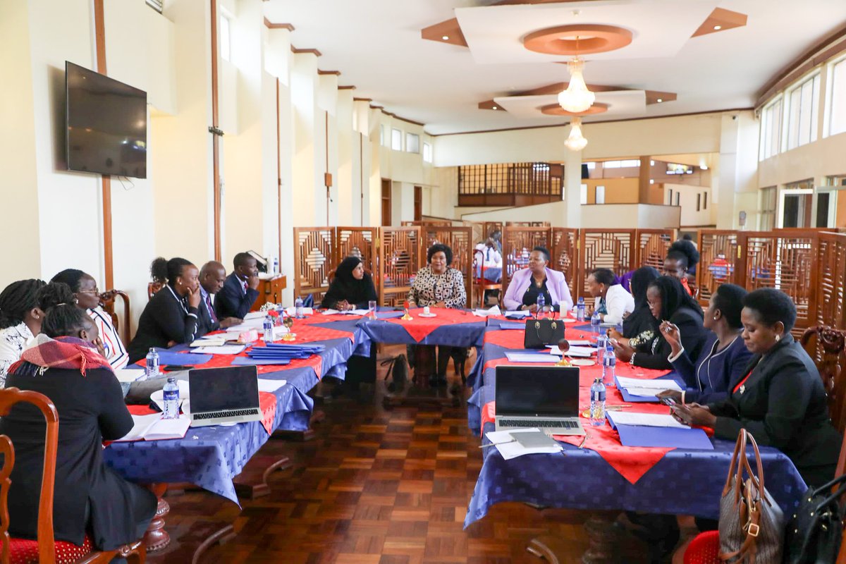 KEWOPA's tweet image. 🔍 Women Senators Convene to Deliberate on Constitution of Kenya (Amendment) Bill, 2025

In a focused session, women senators came together to examine key proposals within the Constitution of Kenya (Amendment) Bill, 2025. Central to their discussions were provisions on the…