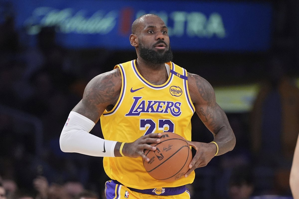 SleeperLakers's tweet image. Marcus Smart has said playing next to LeBron will open things up for him on the offensive end, via Spectrum SportsNet:
“We all know his IQ in this game is ridiculous... Just to be able to soak it all in like a sponge is an opportunity that I’m blessed to be able to have.”