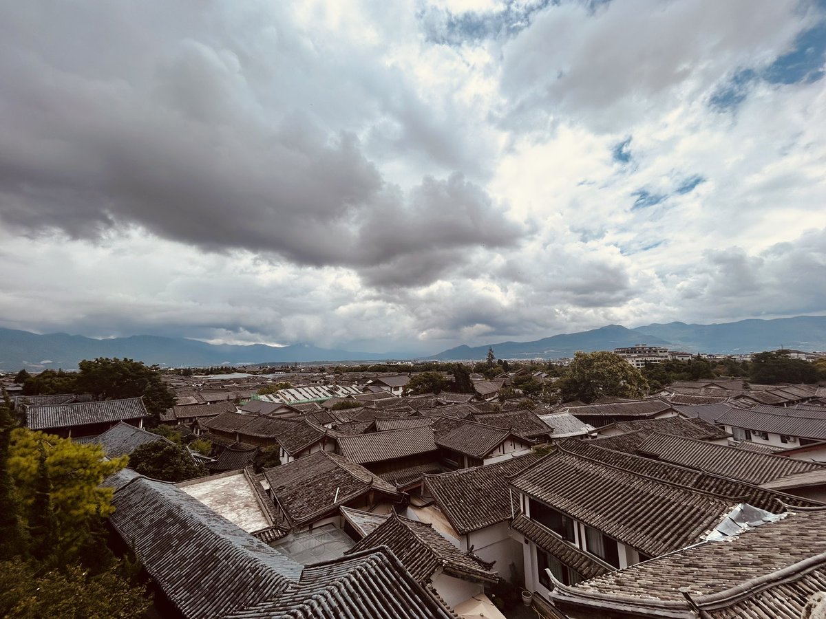 connectfarm1's tweet image. 这轮旅游的感觉:
1、国内的古镇同质化太严重了,包括吃的,流水的古镇,铁打的包漿豆腐、铁板鱿鱼;
2、单反不后期效果不如手机,国产机效果比苹果还好;
3、高原反应和体质关系不大,体力好不代表没有高反,带氧气瓶吧;
启程回深