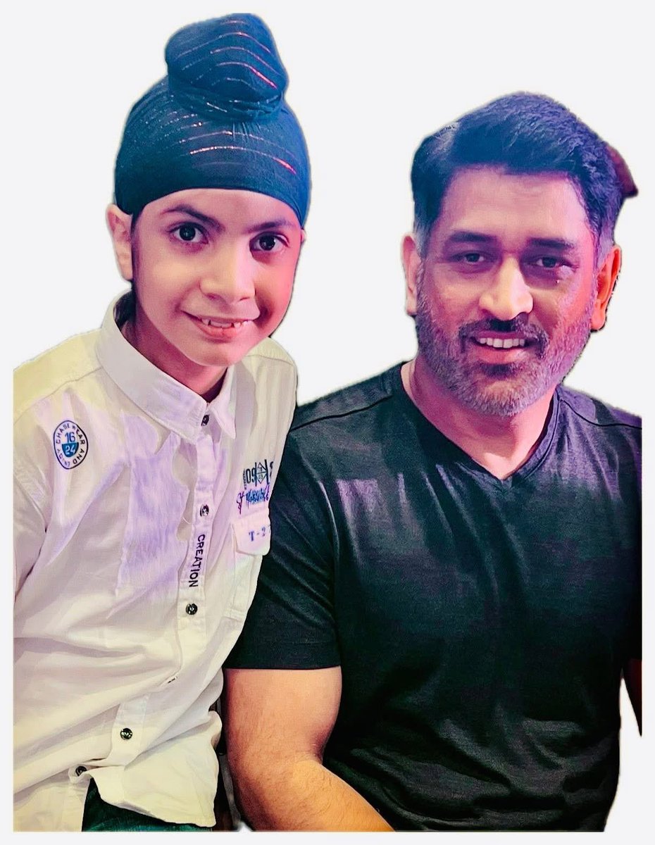 arvinderbobby's tweet photo. #Harjas_Singh_Khurana with @msdhoni @imDhoni_fc 
@DHONIism in @Ranchi https://t.co/0ddyQ8CCS2