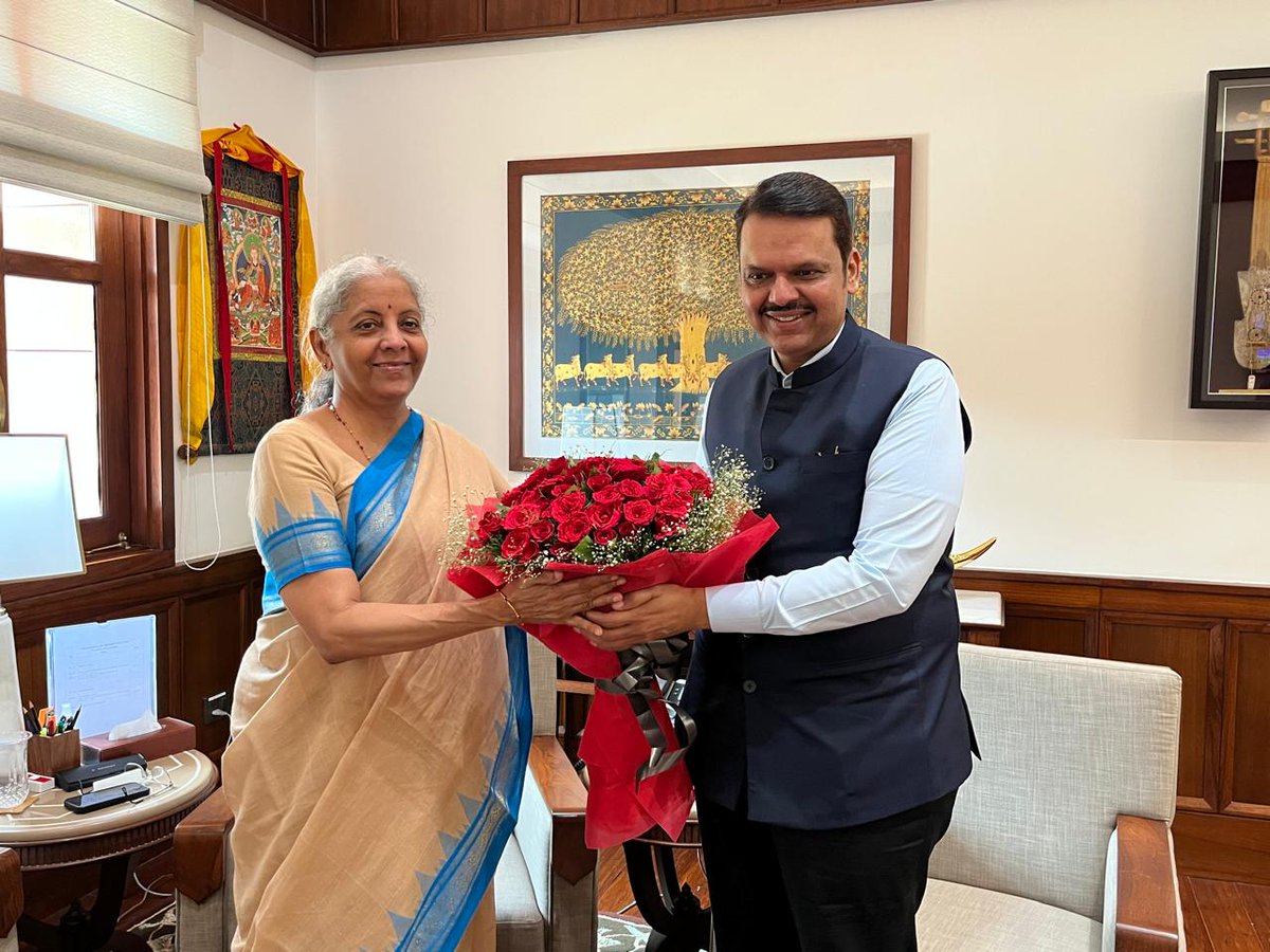 nsitharamanoffc's tweet image. Shri Devendra Fadnavis (@Dev_Fadnavis), Hon'ble Chief Minister of Maharashtra, calls on Smt @nsitharaman at Parliament House.