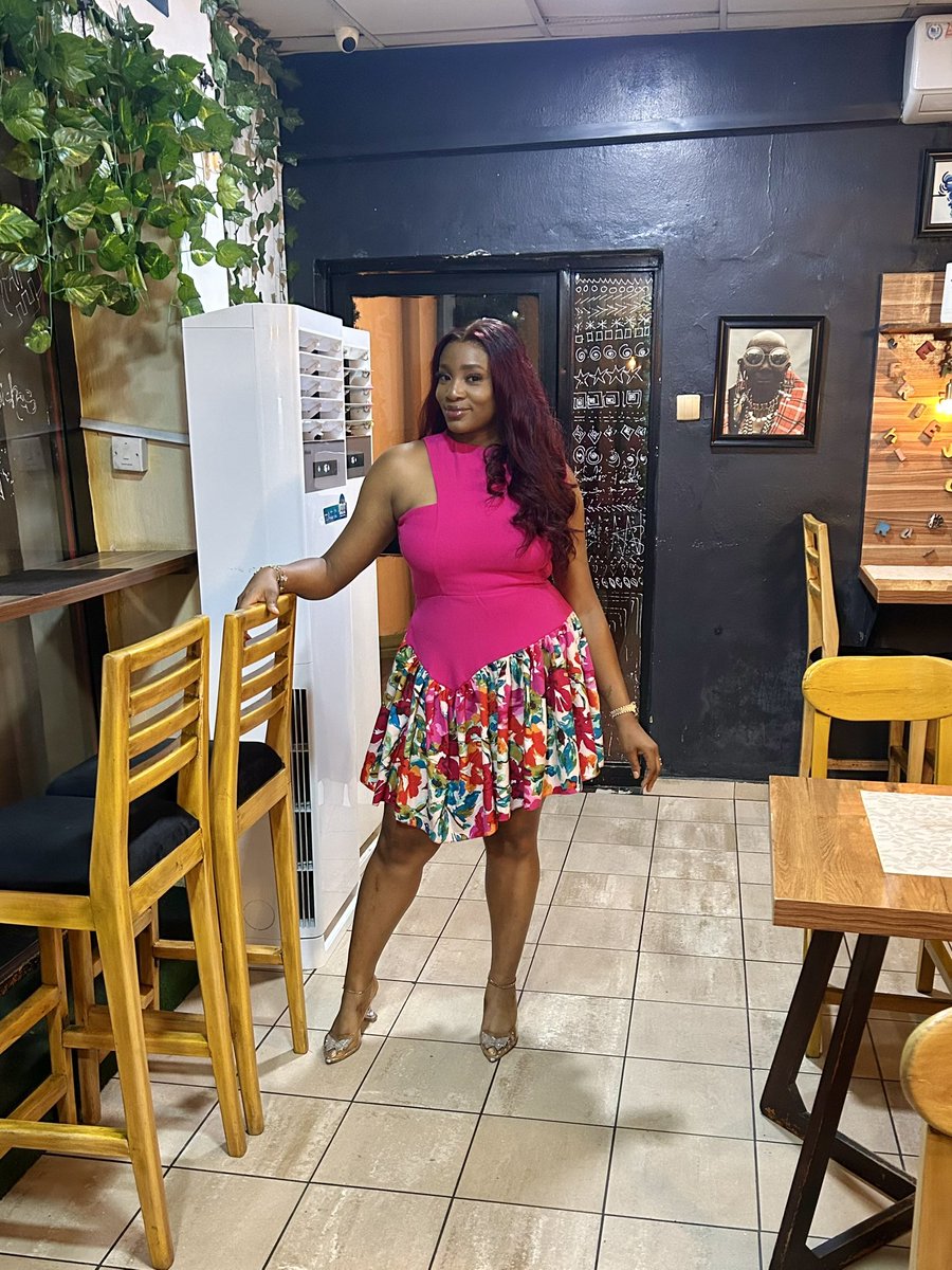 ShopAndrella's tweet image. Halter plisse dress 35,900
Asymmetrical floral dress 27,900
Asymmetrical Ankara dress 35,900
Hs dress 25,900
.
.
Please retweet
#ANDRELLA