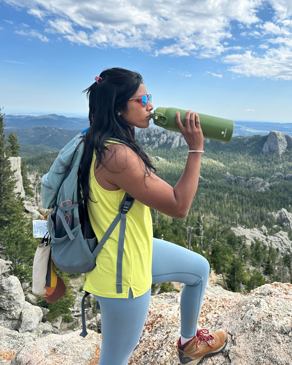 santecobrand's tweet photo. Take the trail less traveled🙌
From spontaneous road trips to epic weekend hikes - Santeco fits right into your active lifestyle🌳🥰

#SantecoOnTheGo #outdoor #hikinggril #trail #getoutside #trekking #colorado #nationalpark #mountain #summit #hike https://t.co/XUlGvF81VS