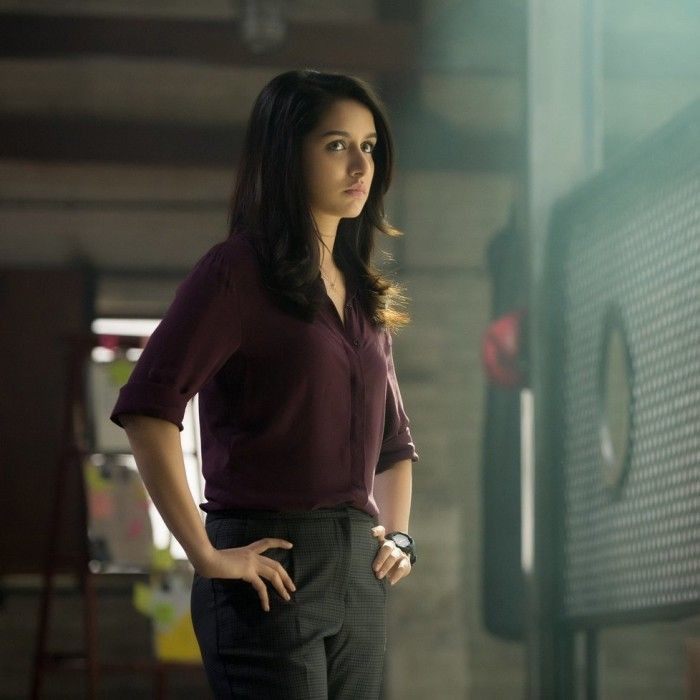 tummhoo's tweet image. Imagine Shraddha Kapoor in Spy universe. Cool, classy, and perfect in action scenes way better than expressionless Kiara or Alia