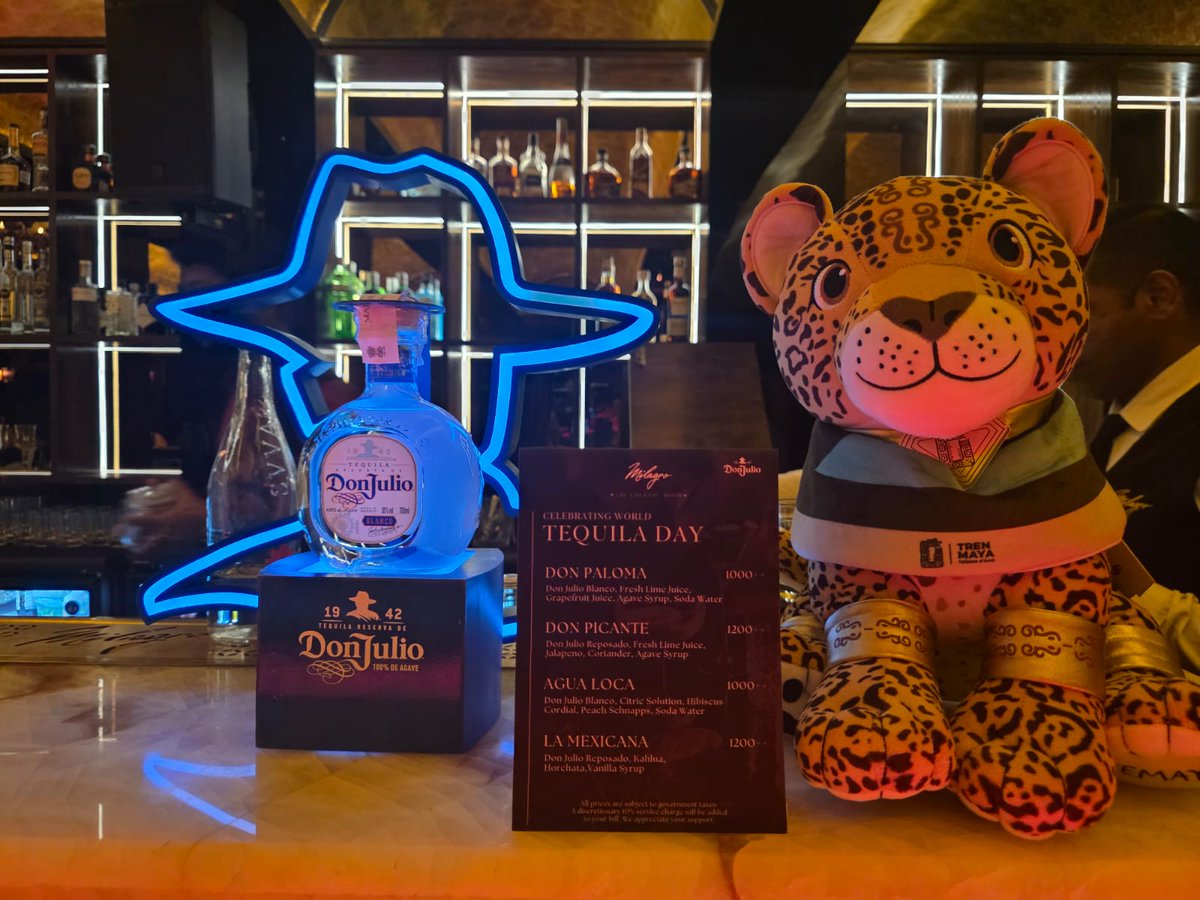 ConsulMexMumbai's tweet photo. 🥃🇲🇽 We celebrated #TequilaDay in Mumbai with a tasting session for food, drinks and tourism writers. We also welcomed #Temayin, mascot of the @TrenMayaMX, to share a glimpse of southern Mexico. Thanks to #DiageoIndia, #Milagro and #DonJulio for their support. https://t.co/tt1KnvRiiR