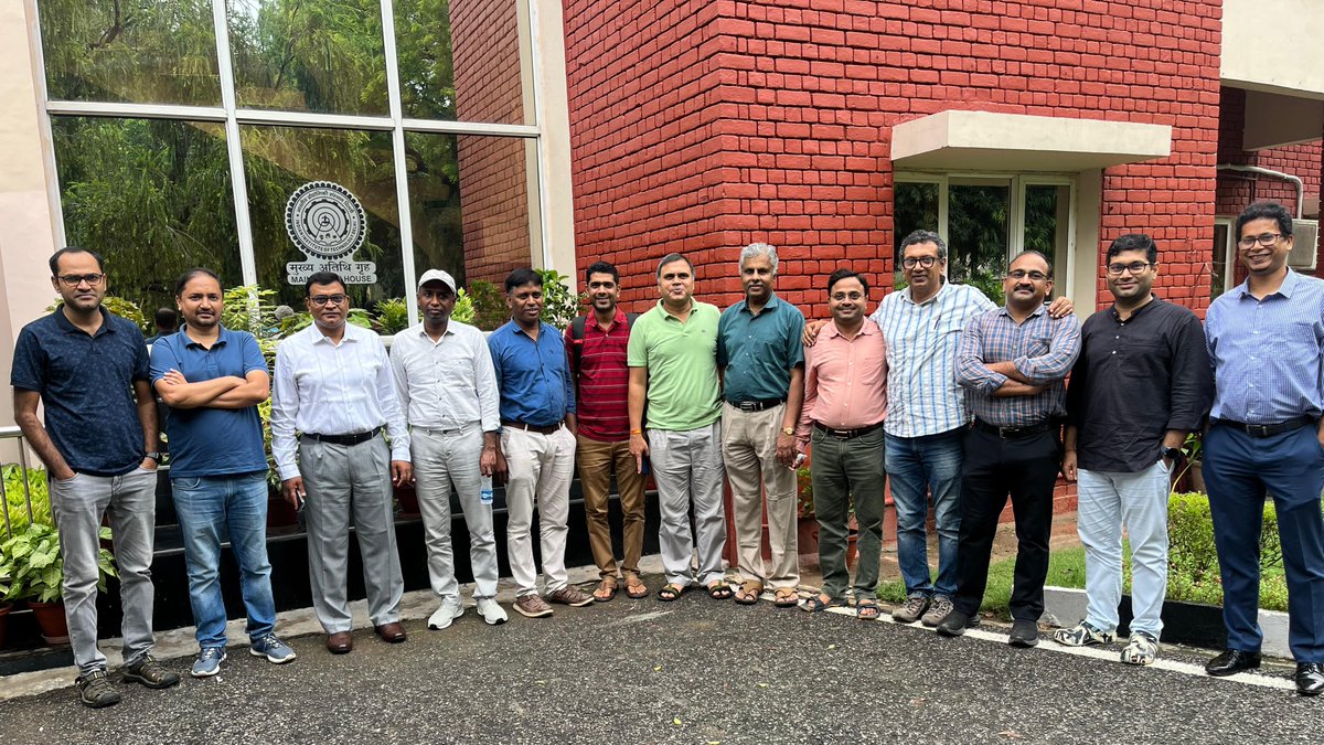 ThePatilGroup's tweet image. Had a great time delivering a talk at IIT Delhi. Truly delighted to have scientific discussions with the bright students and faculty members. Thanks @ChinmoyKHazra1 for being a wonderful host! @Chemistry_iitd @chm_iiserb @iiserbhopal