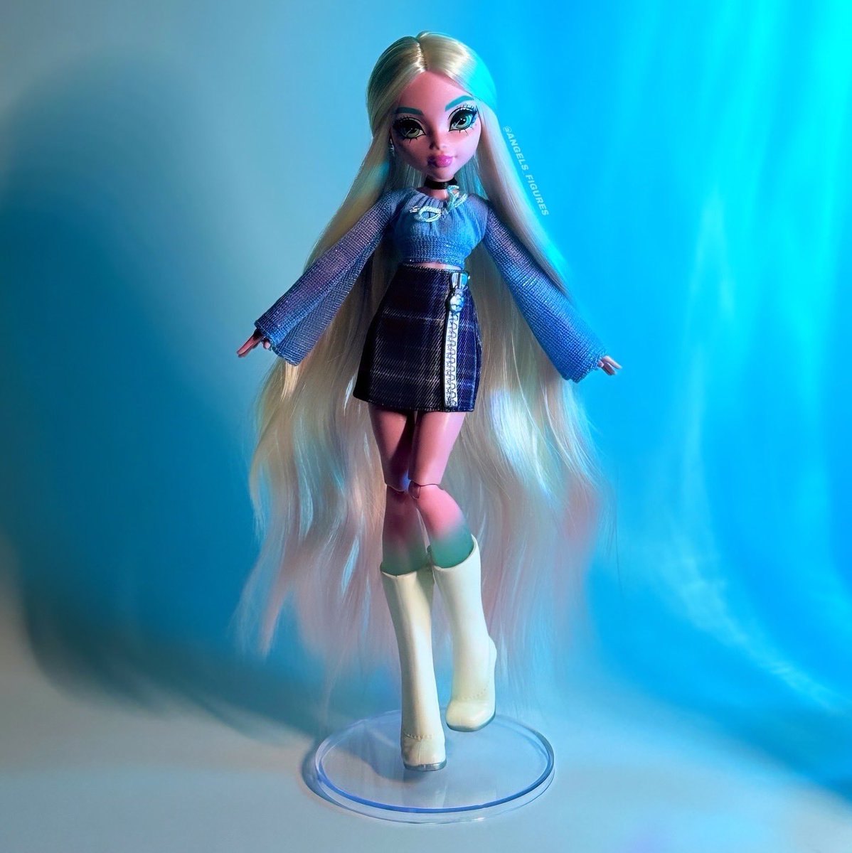angels_figures's tweet photo. Lagoona Blue #reroot #liprepaint https://t.co/tJ1grWl1j0
