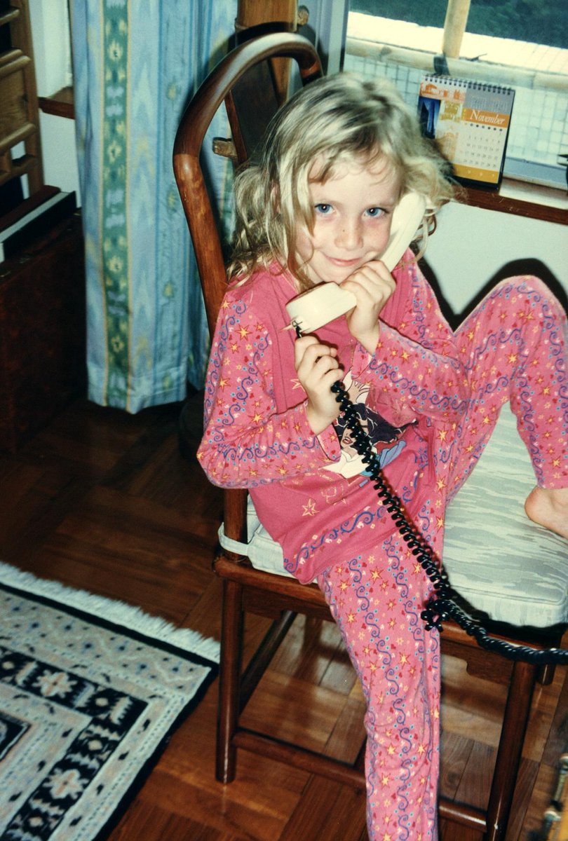 MajaMHoward's tweet image. There are only two people you ever need to impress
8-year-old you
And 80-year-old you
The one who dreamed without doubting.
And the one who’s watching it all unfold, hoping you didn’t forget what matters.
Mum's been scanning our childhood photos and I found this one the other…