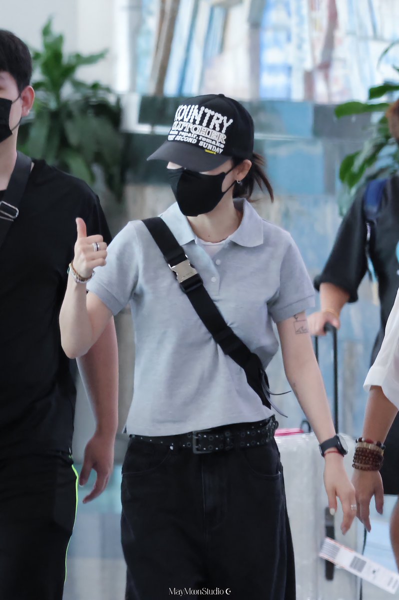 maymoonstudio's tweet image. 250725 KHH ✈️

#마마무 #문별 #MAMAMOO #MOONBYUL #대만 #Kaohsiung