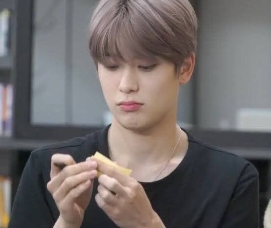 mykittyyuno's tweet image. μμ§ μΌκ΅΄μ΄ μ΄λ¬λ©΄ λ§€μΌ μ
μμ£½λμ€κ² νκ³ μΆμ£ ..γ

