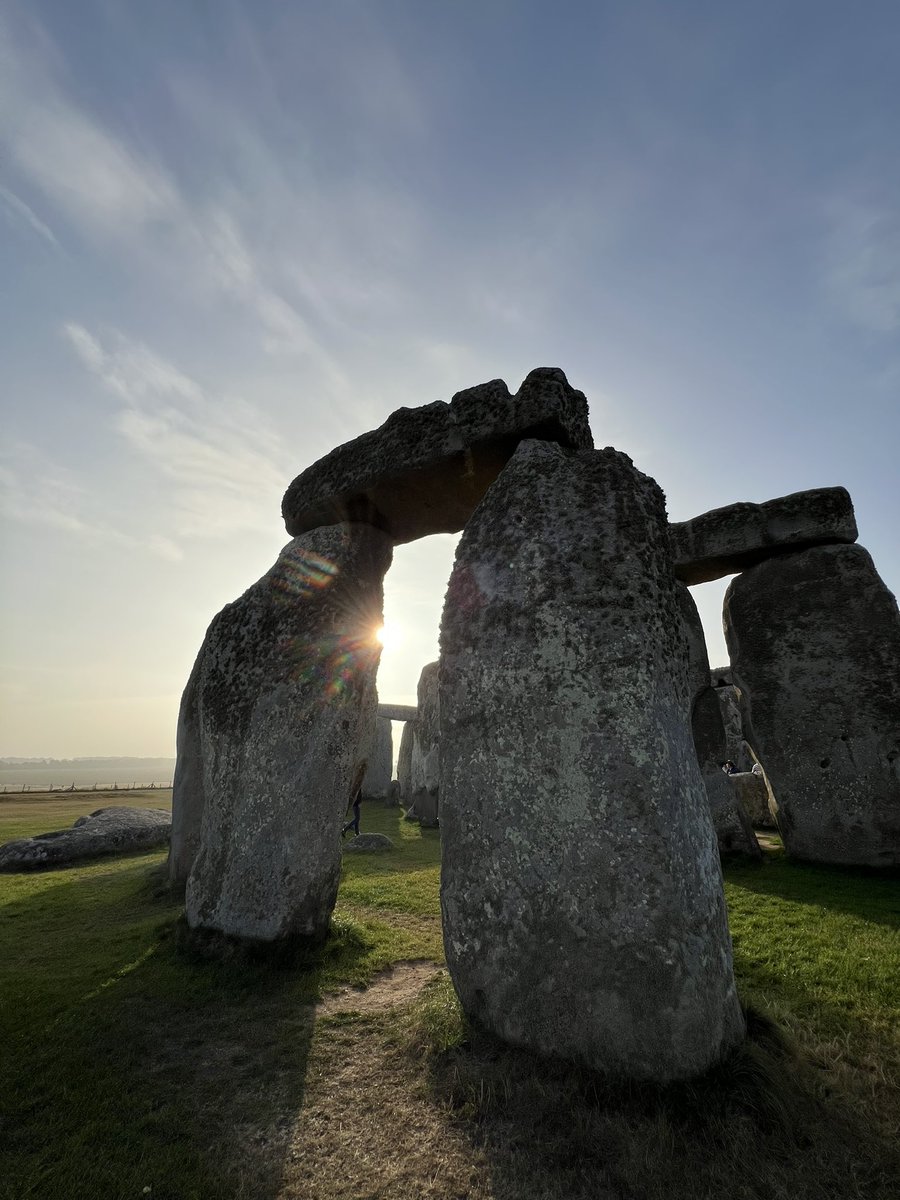 Sunrise at Stonehenge today (25th July) was at 5.22am, sunset is at 9.03pm ☀️
